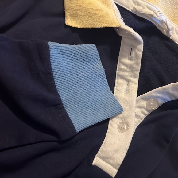 Warm button neck long sleeve 💙💛 - Picture 4 of 4